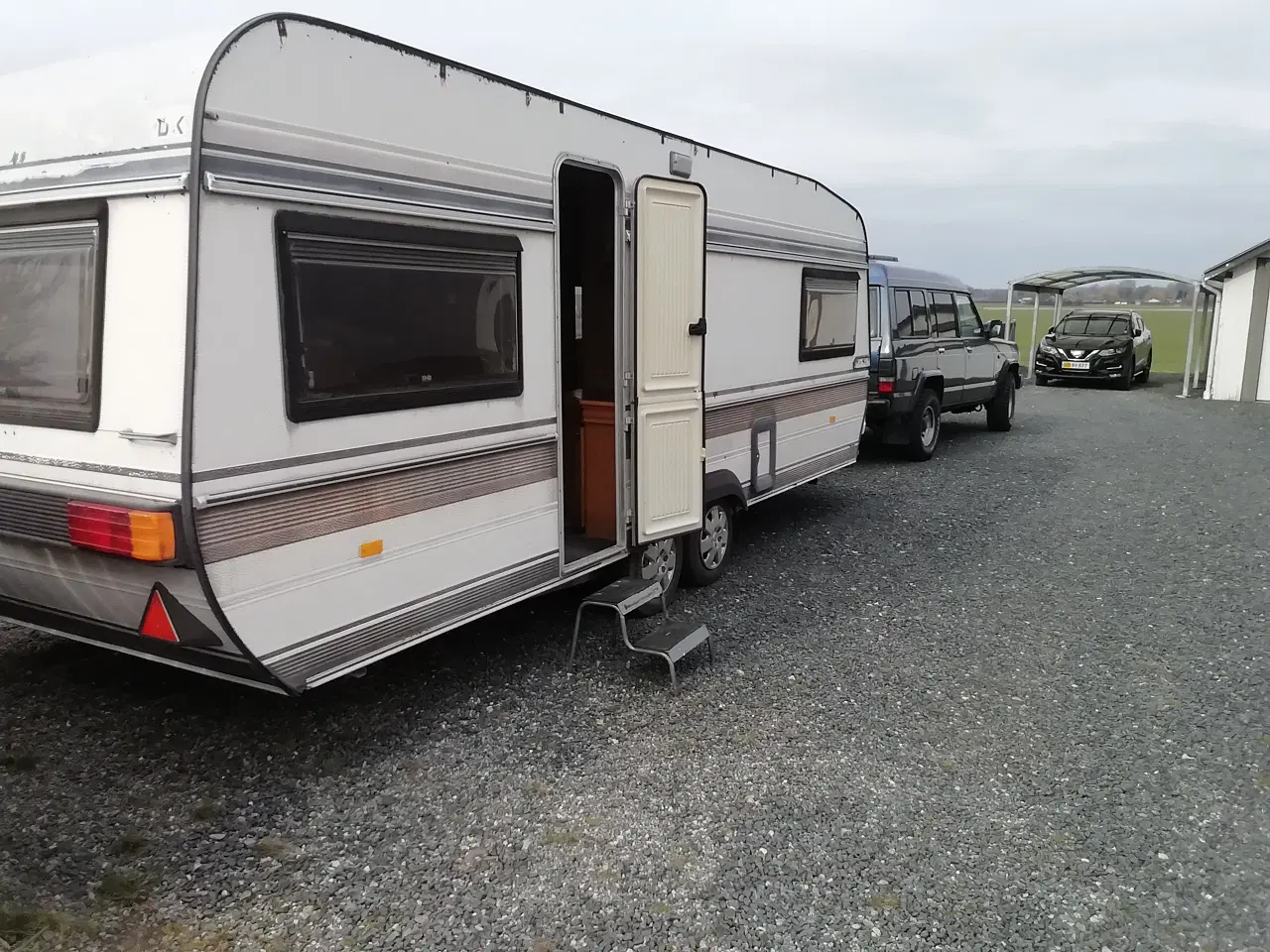 Billede 1 - Pæn stor campingvogn 