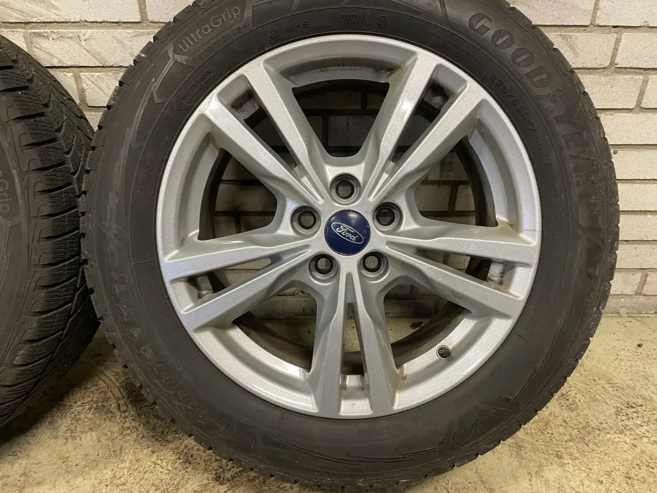 Billede 4 - 17 Ford S-max 235/55r17 Ref.258 vinter