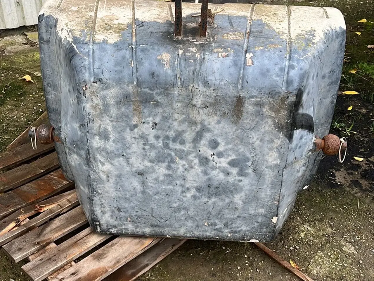 Billede 2 - Frontklods 1100 kg sælges 
