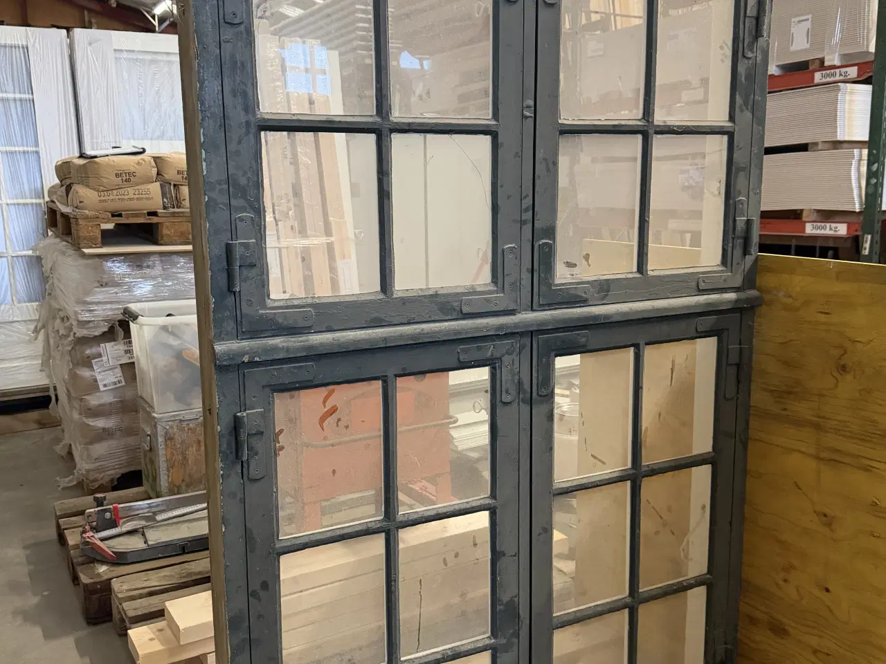 Billede 1 - Sprossede vinduesparti i portrætbog/hvid