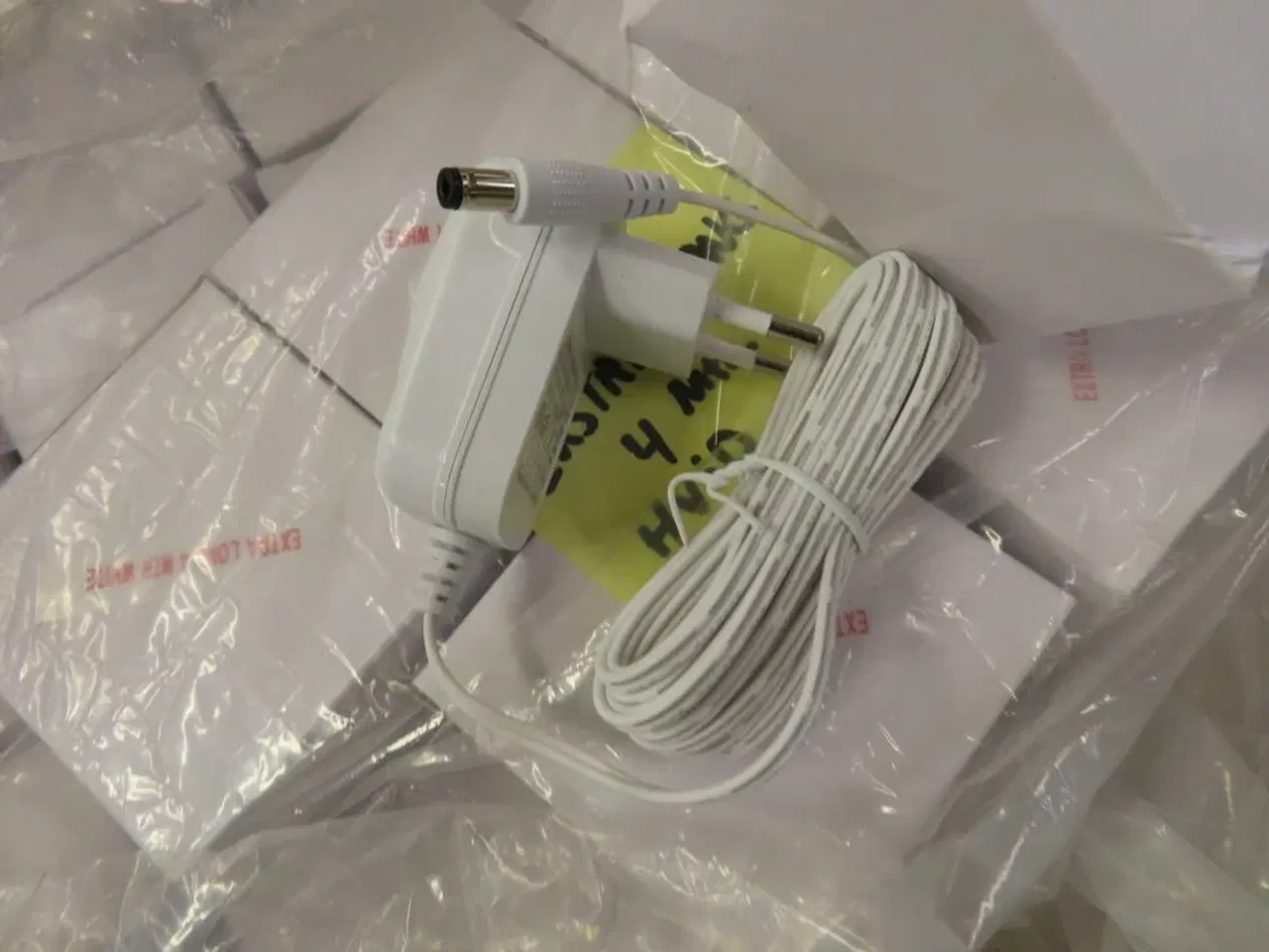 Billede 3 - kasse med oplader