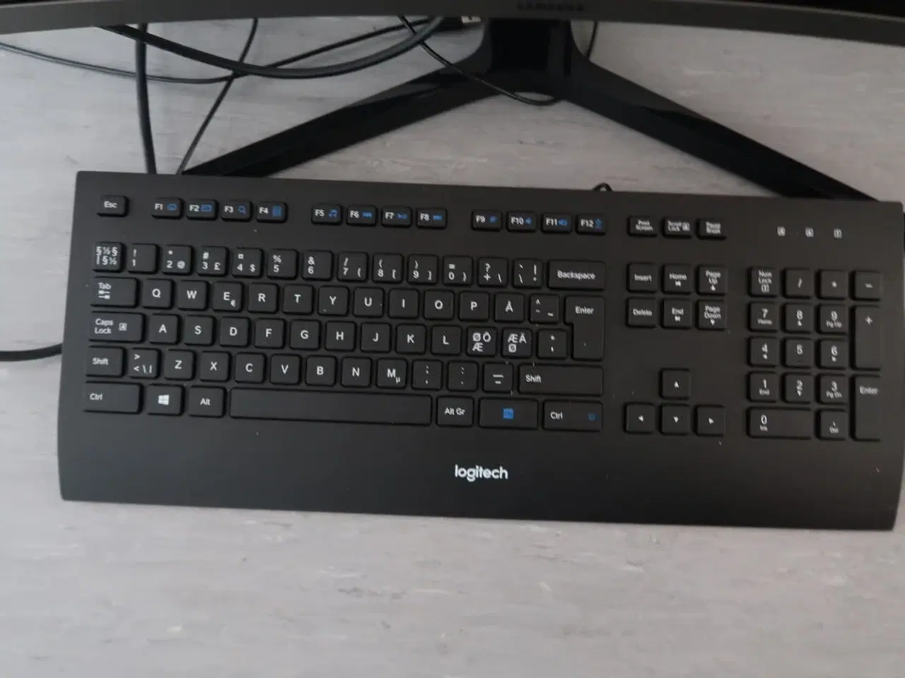 Billede 2 - Samsung C32R500FHR 32" + keyboard & mus
