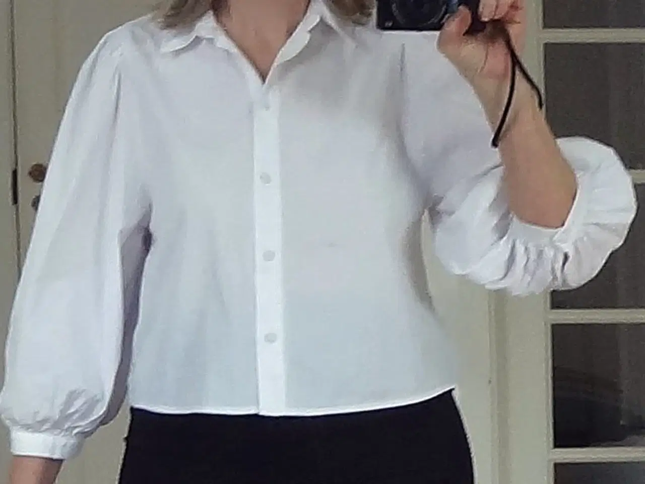 Billede 1 - Skjorte, Skjortebluse, Hvid Pigalle str 34