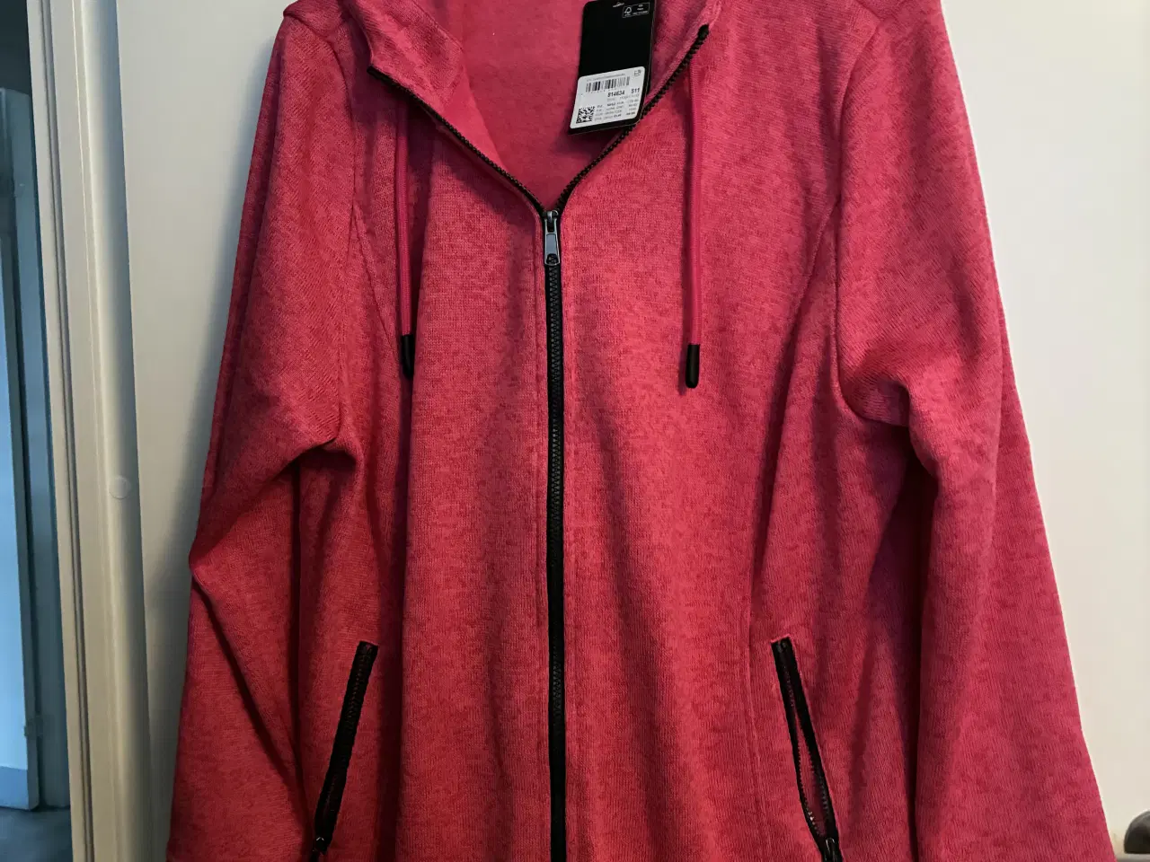 Billede 1 - Flot strik jakke med lommer