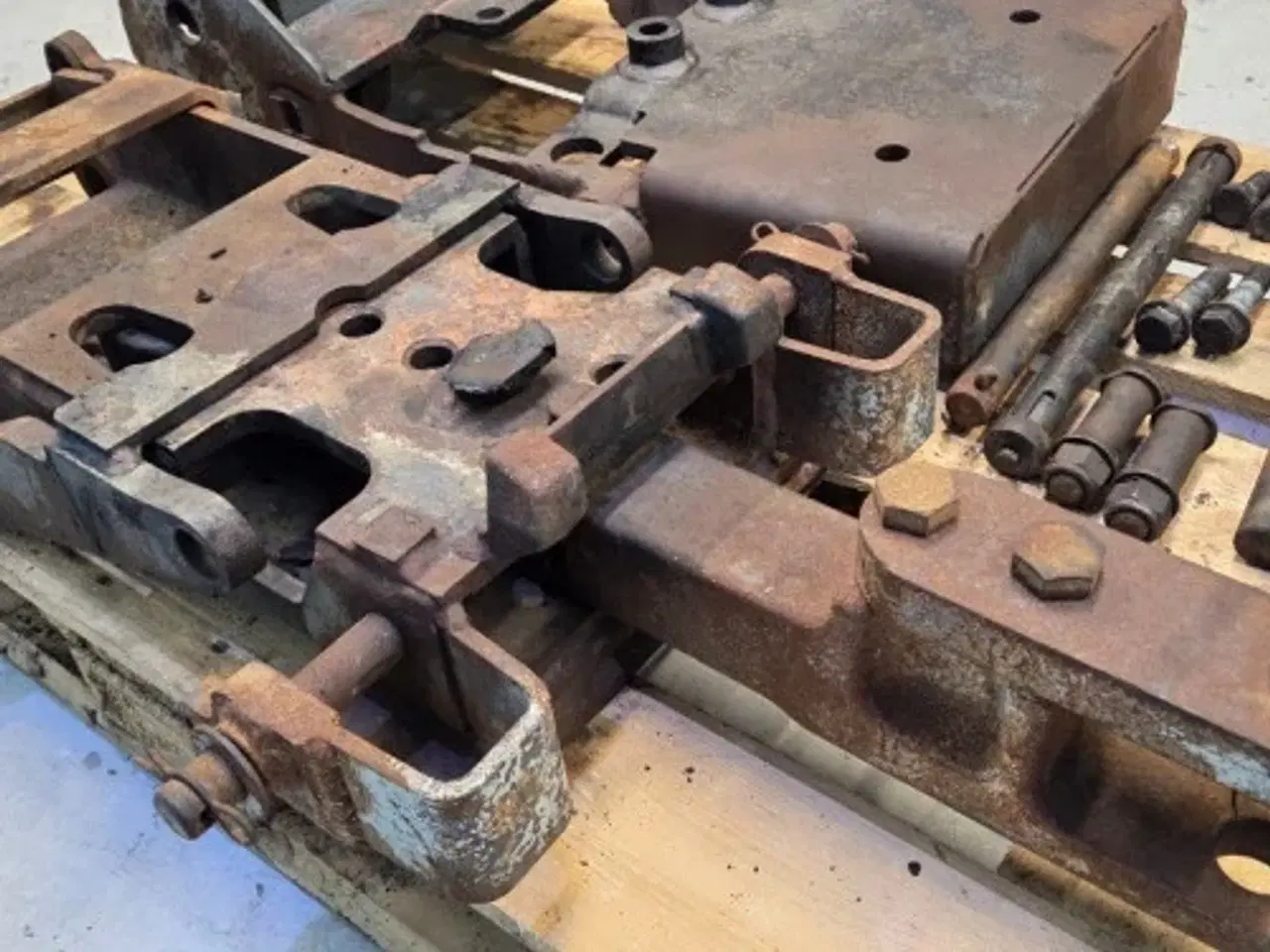 Billede 18 - New Holland M115 Hitch Træk Kit 82012769