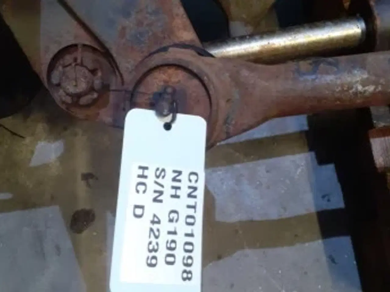 Billede 14 - New Holland G190 Foraksel