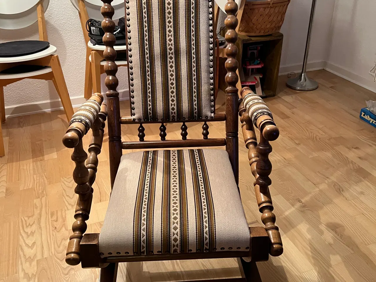 Billede 1 - Velholdt retro gyngestol