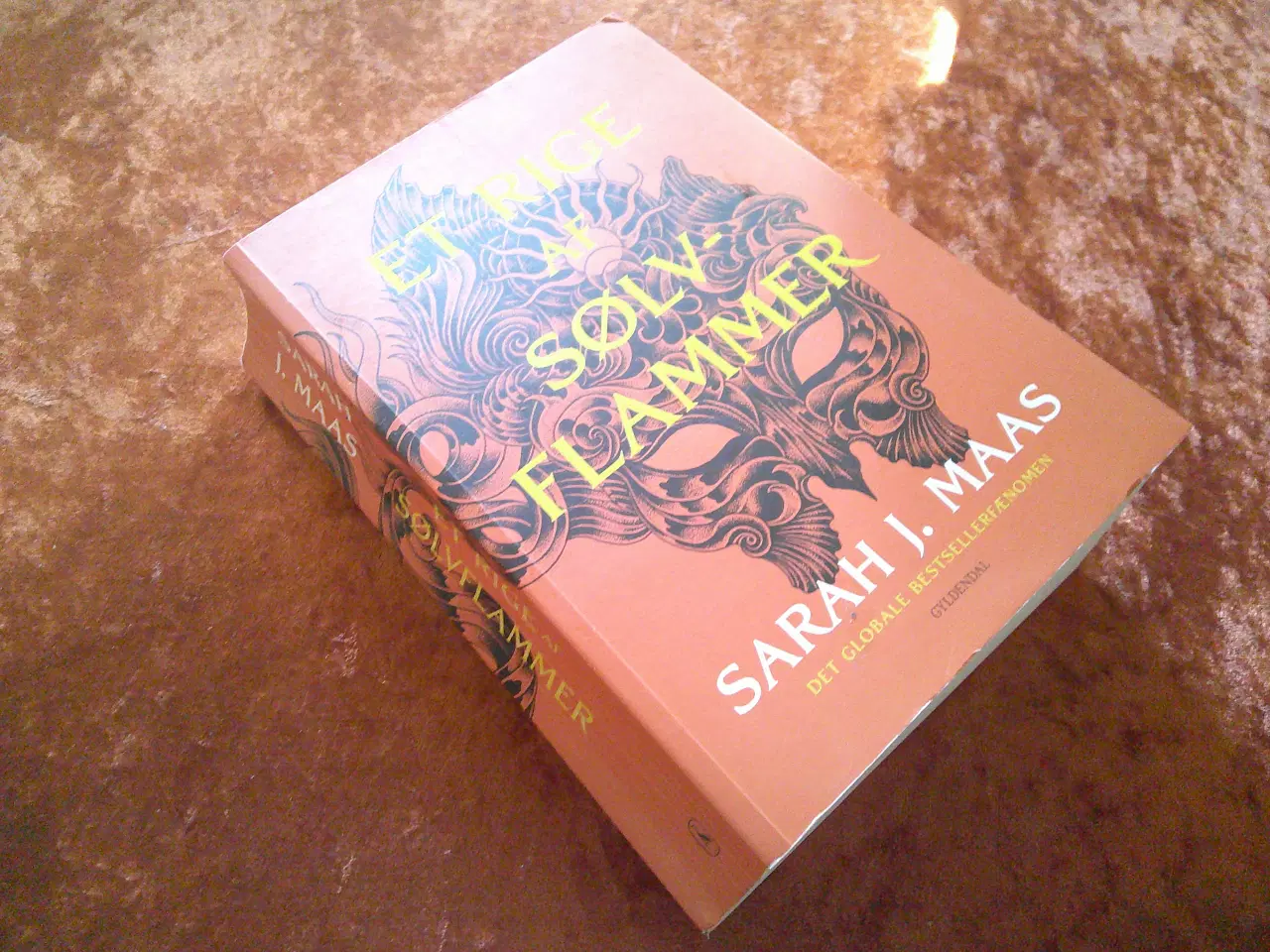 Billede 1 - Et rige af sølvflammer, Sarah J. Maas,