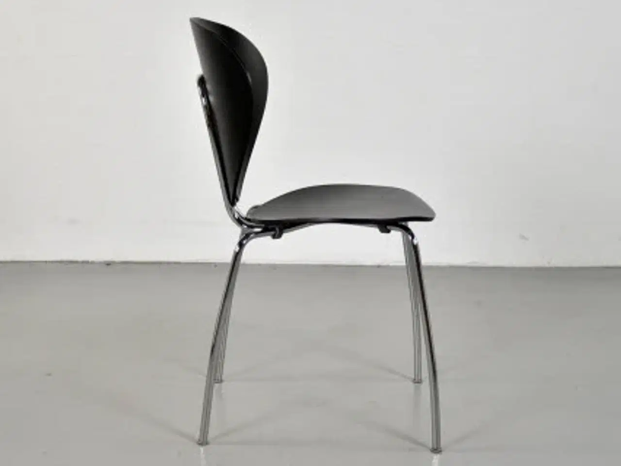 Billede 4 - Globus stol med sort ryg og sæde