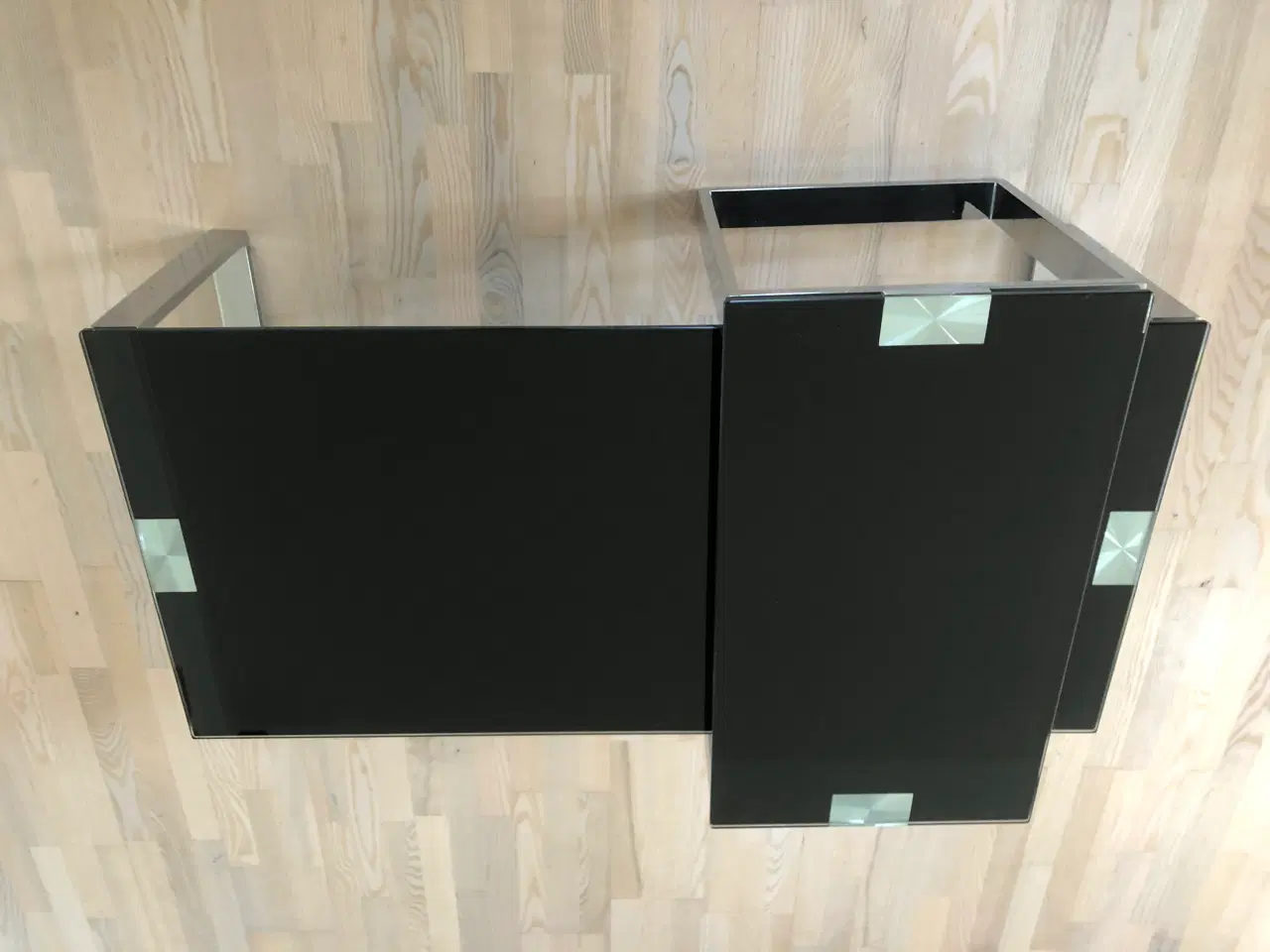 Billede 2 - Sofabord sæt i sort glas og blanke stålben