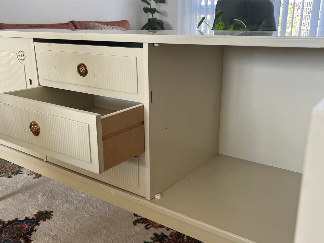 Billede 4 - Heppelwhite skænk 