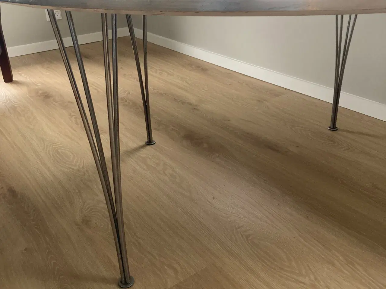 Billede 1 - Rundt bord  hvid. Diameter 145 cm