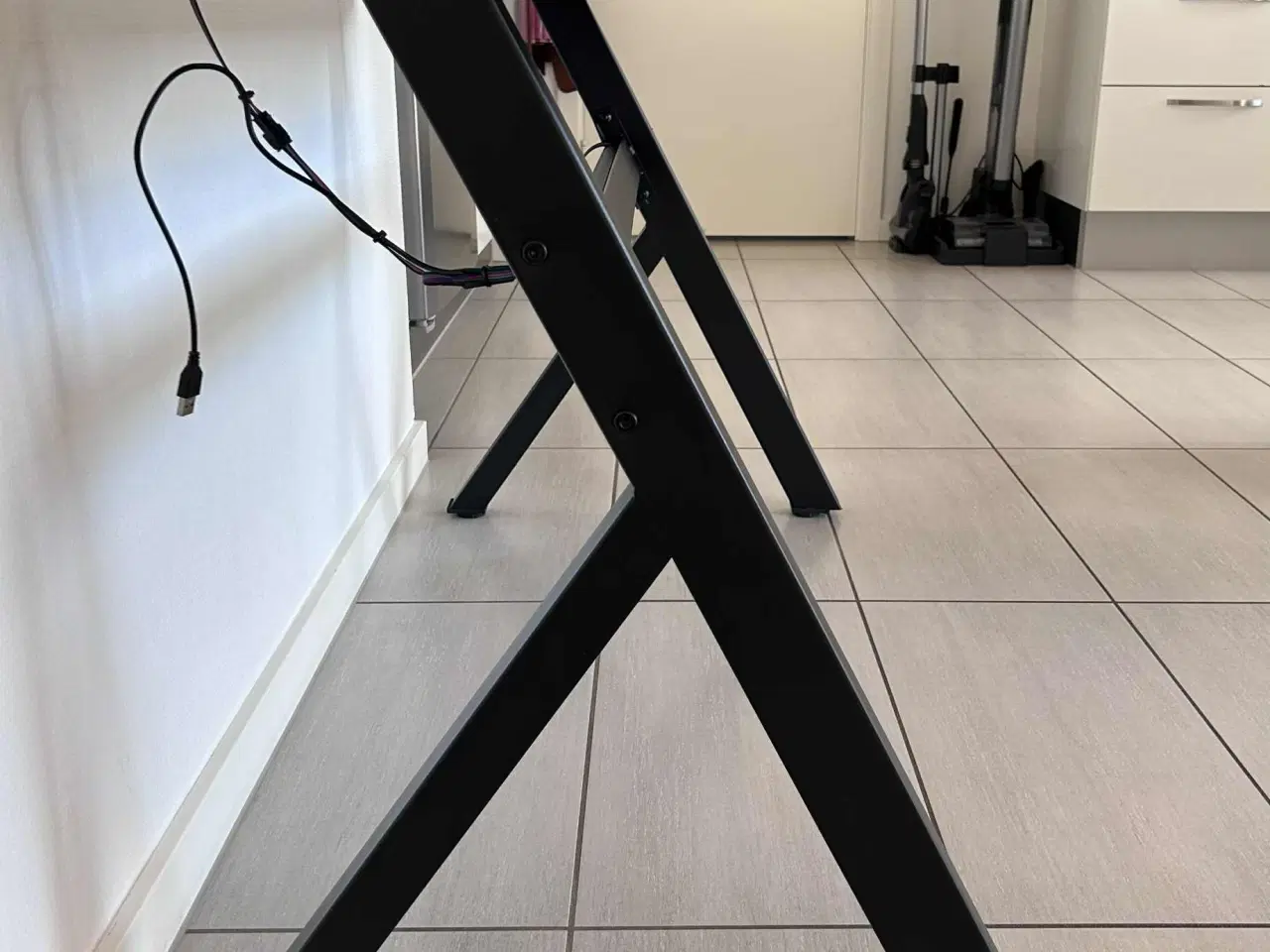 Billede 6 - Gamerbord med LED lys og Y-formede ben