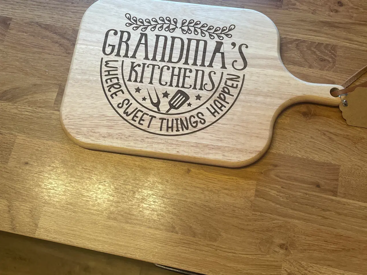 Billede 3 - Flotte håndlavede egetræesskærebrætter sælges.