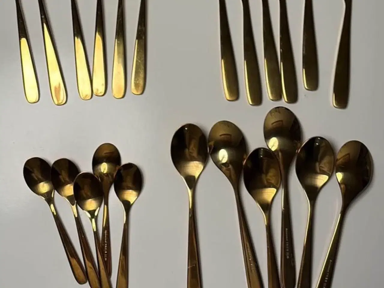Billede 1 - Guld bestik fra IKEA