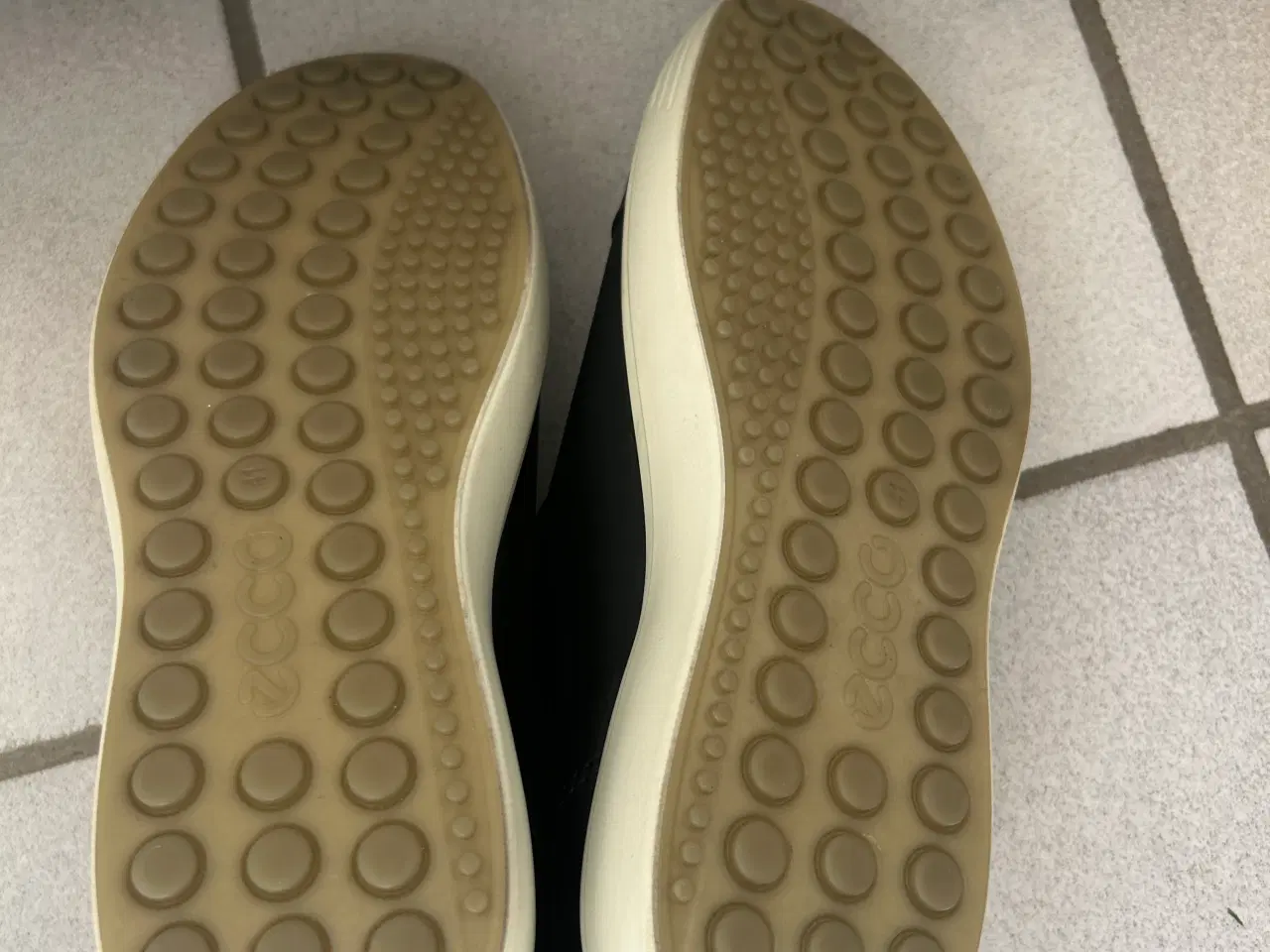 Billede 5 - Ny/ubrugt Ecco sneakers i sort læder 