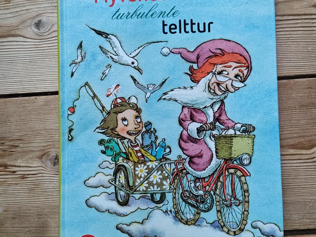 Billede 1 - Flyvende Farmors turbulente telttur BOG uden CD