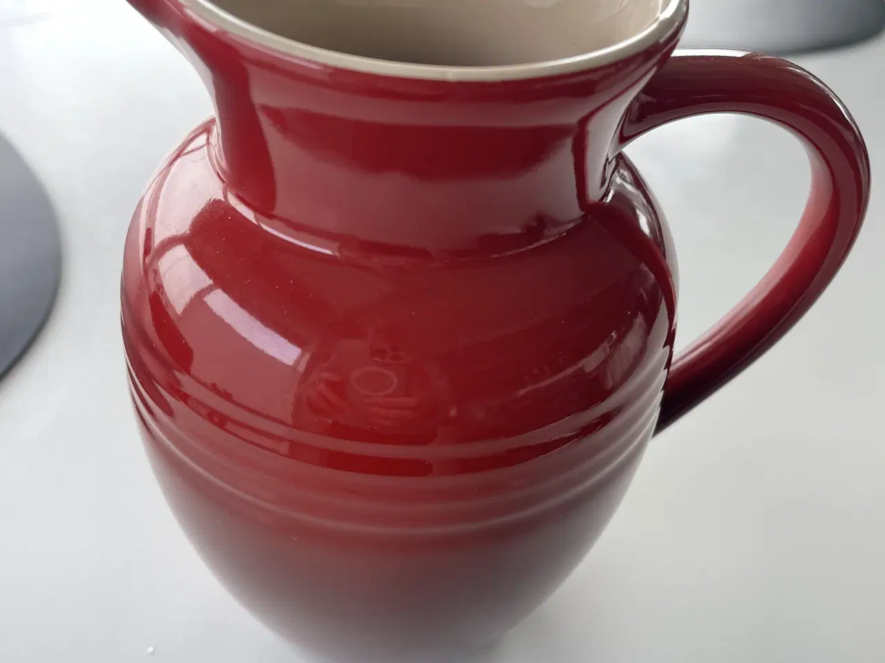Billede 1 - Smuk stentøjs kande Le Creuset - rød 1,1 L