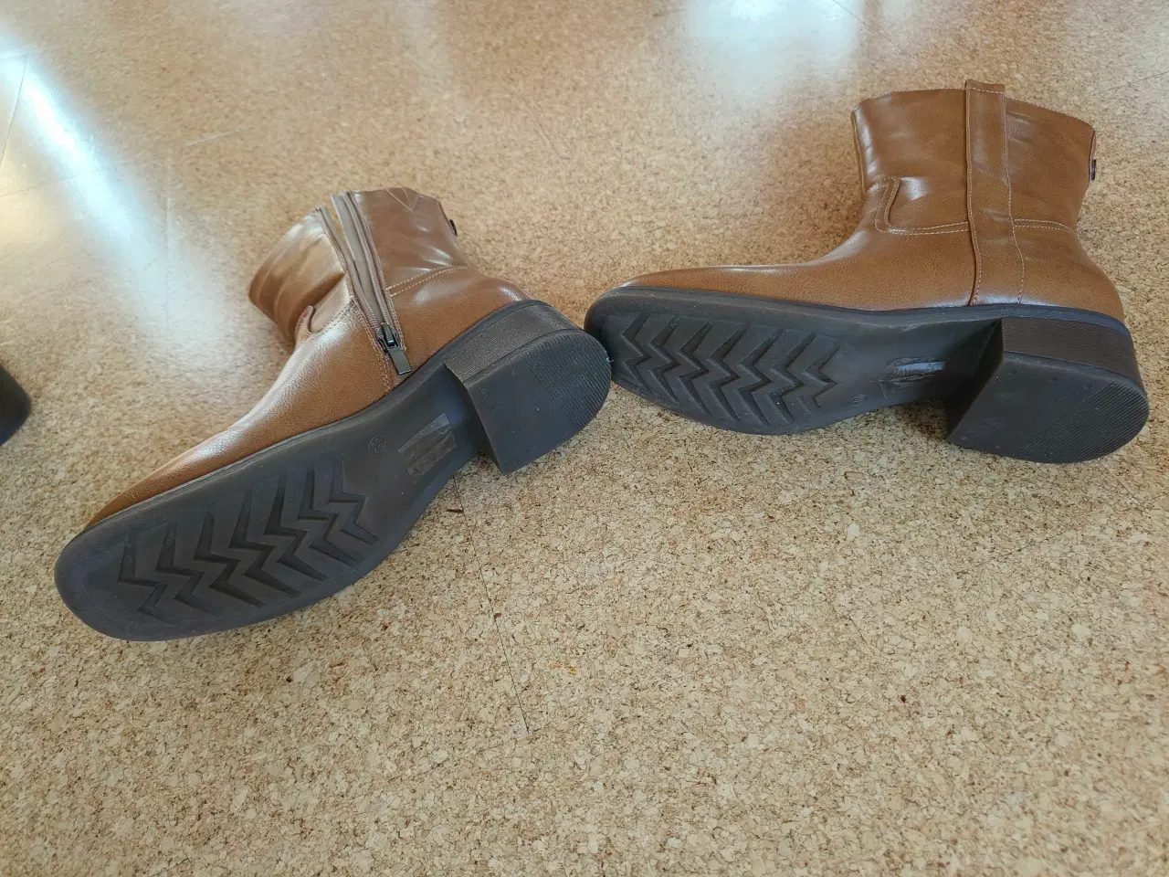 Billede 2 - 2 par Duffy støvler