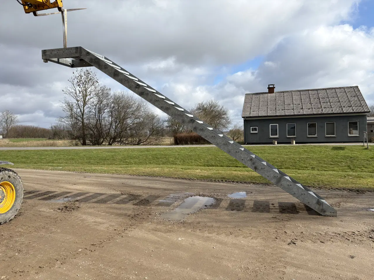 Billede 2 - Galvaniseret trappe inkl repos 