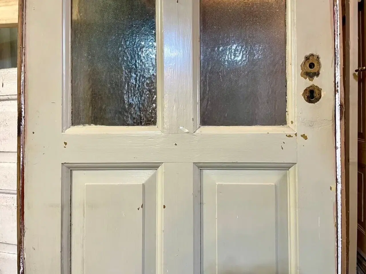 Billede 3 - Klassisk Dannebrogsdør m. glasparti og karm