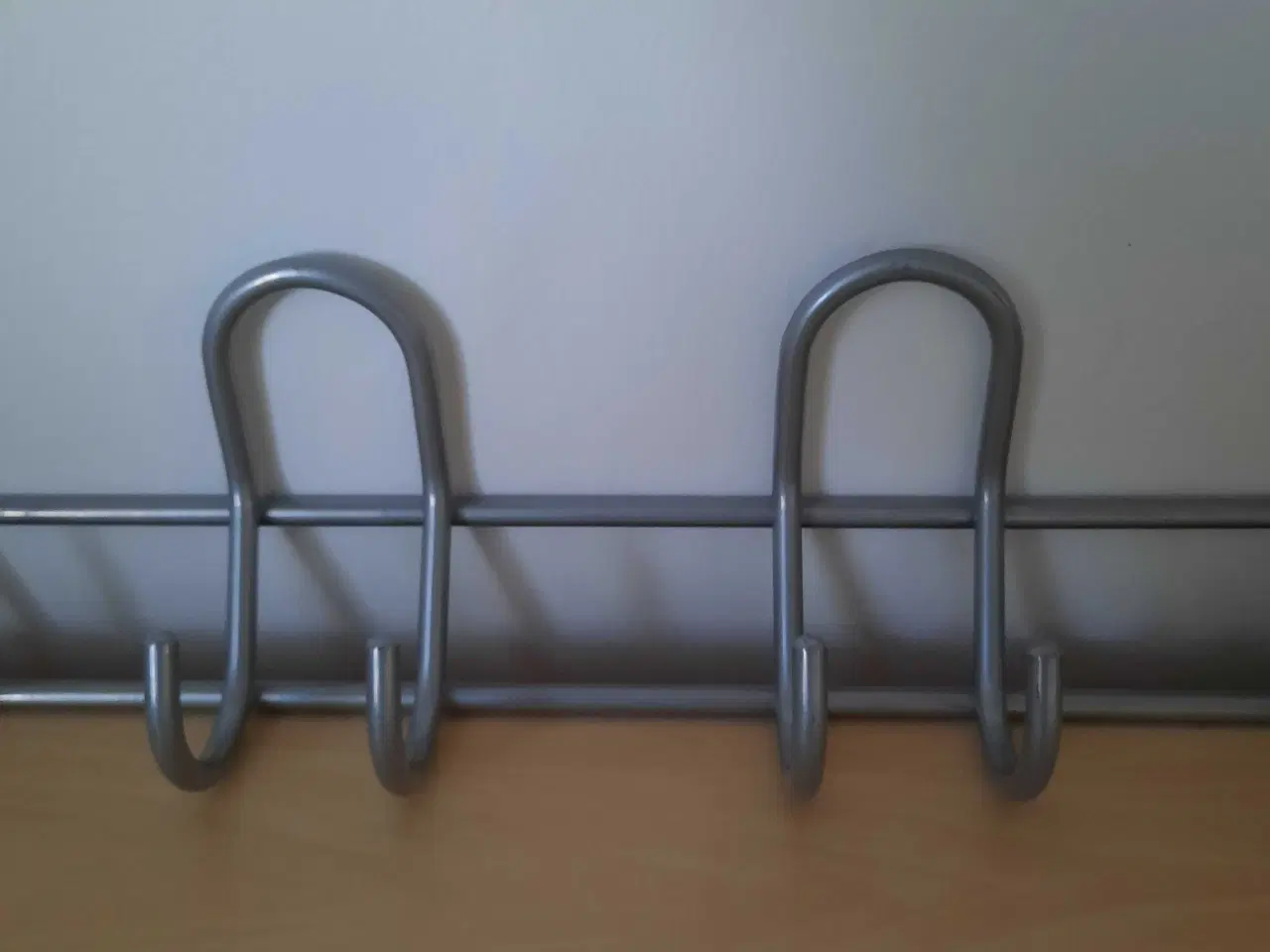Billede 2 - Knagerække i stål