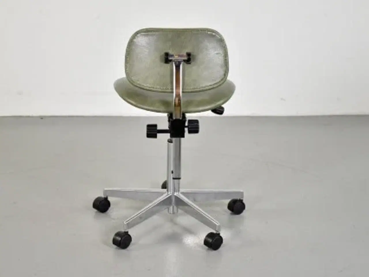 Billede 3 - Vela kontorstol med grønt polster og stel i krom