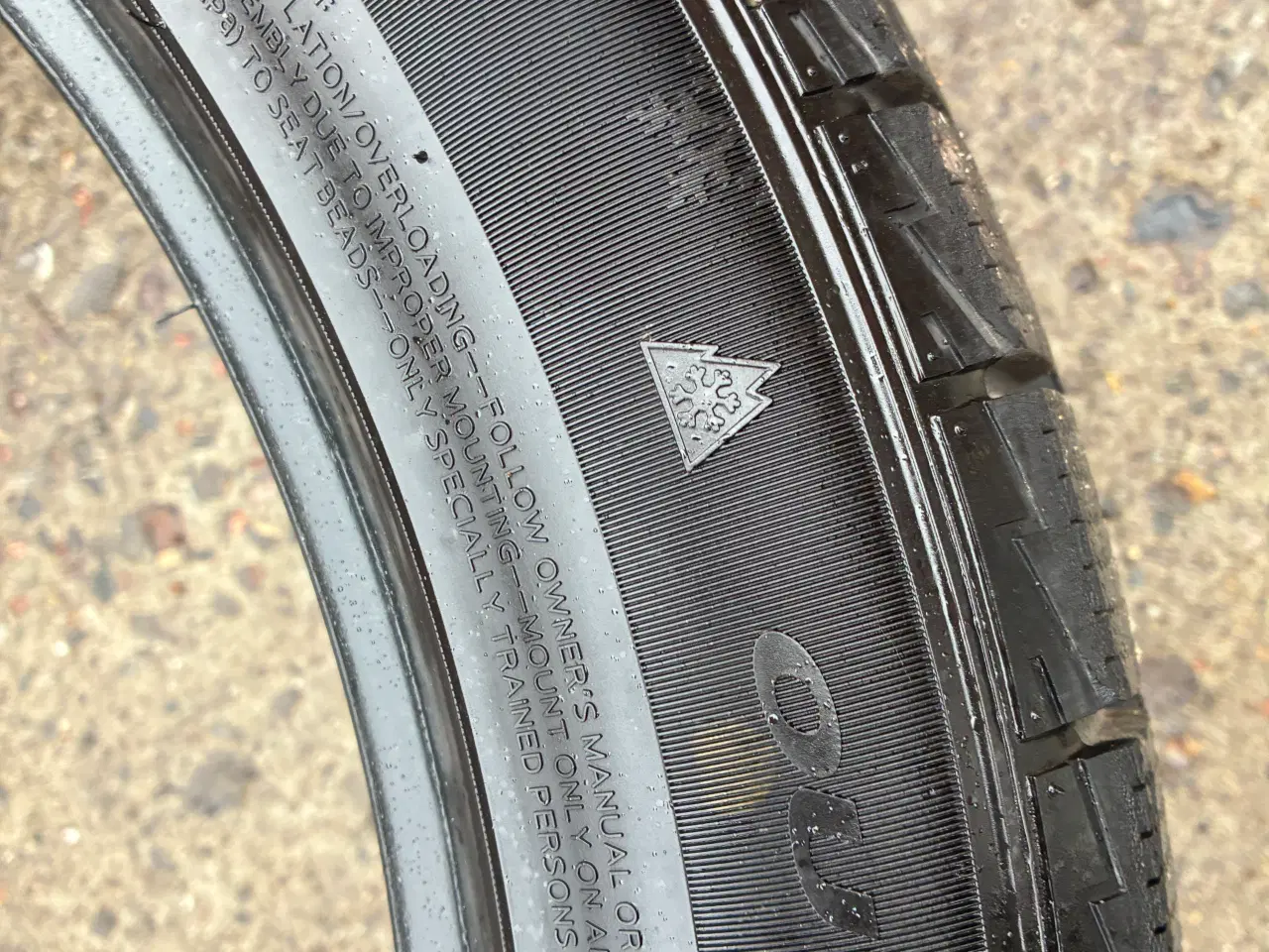 Billede 7 - 2. stk. næsten nye 20" vinterdæk