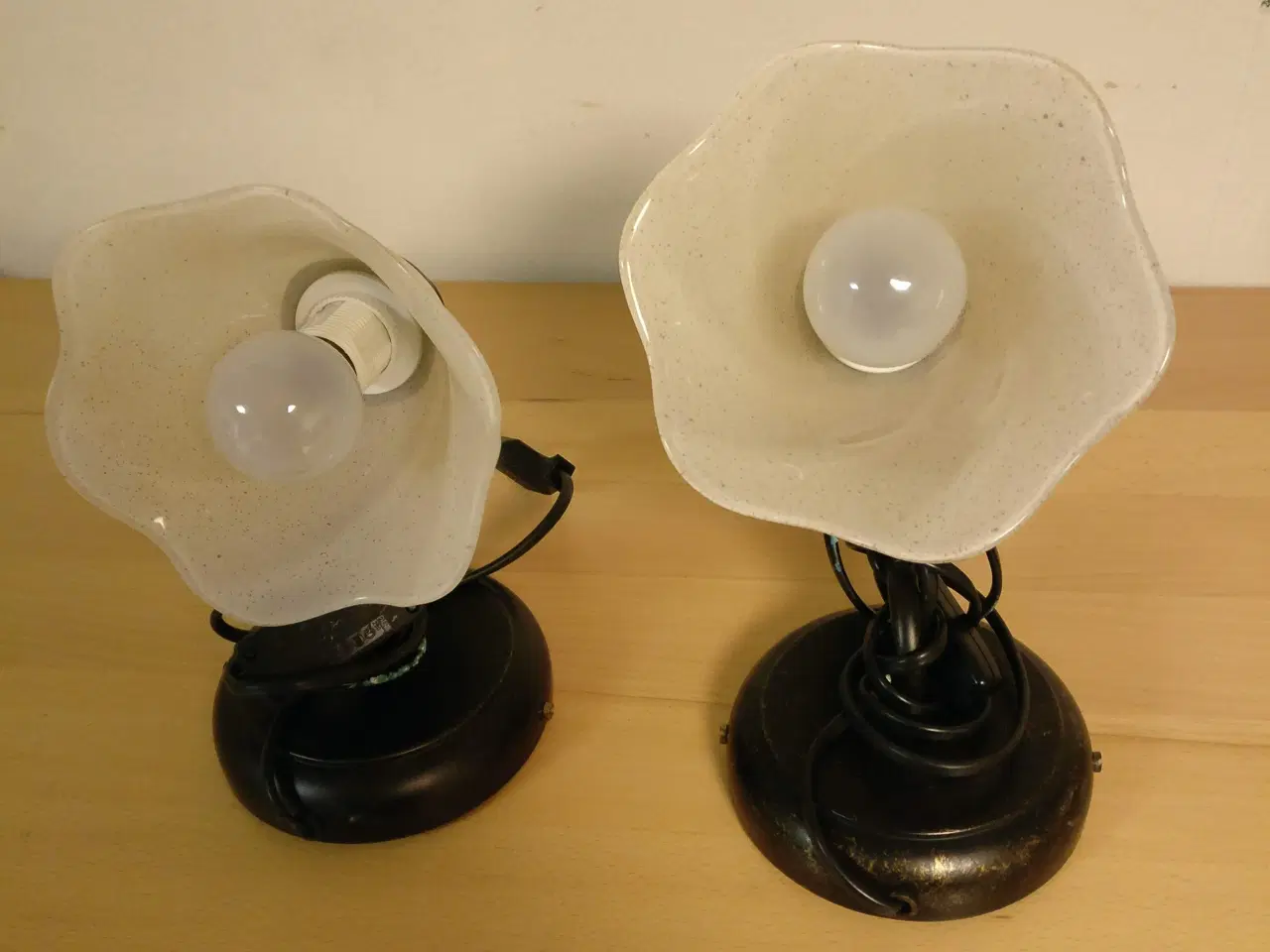 Billede 1 - 2 fine lampetter sælges