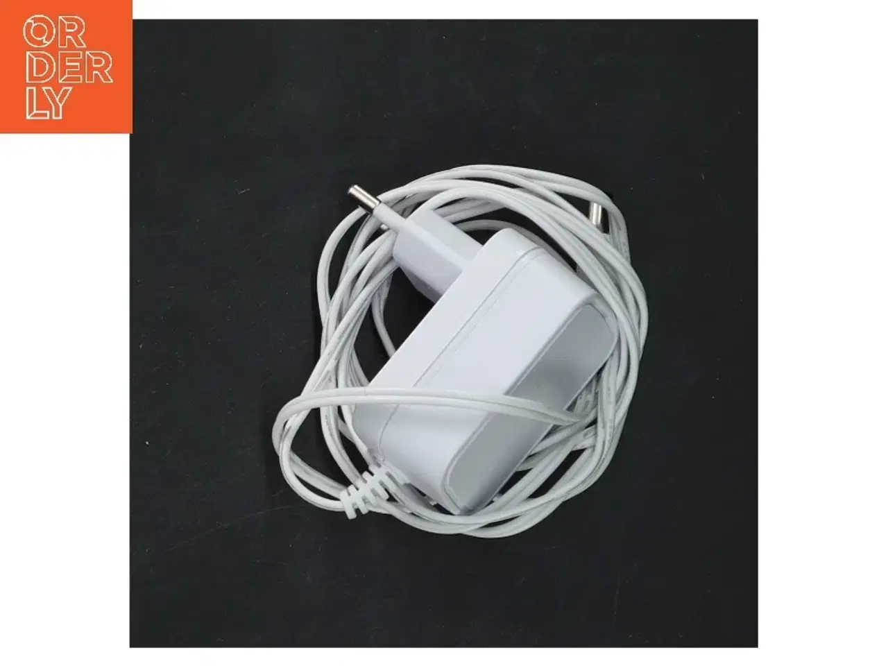 Billede 3 - Hvid opladeradapter (str. 5x3 cm)hører sammen med aromalampe fra beurer(se andetsteds i shoppen)