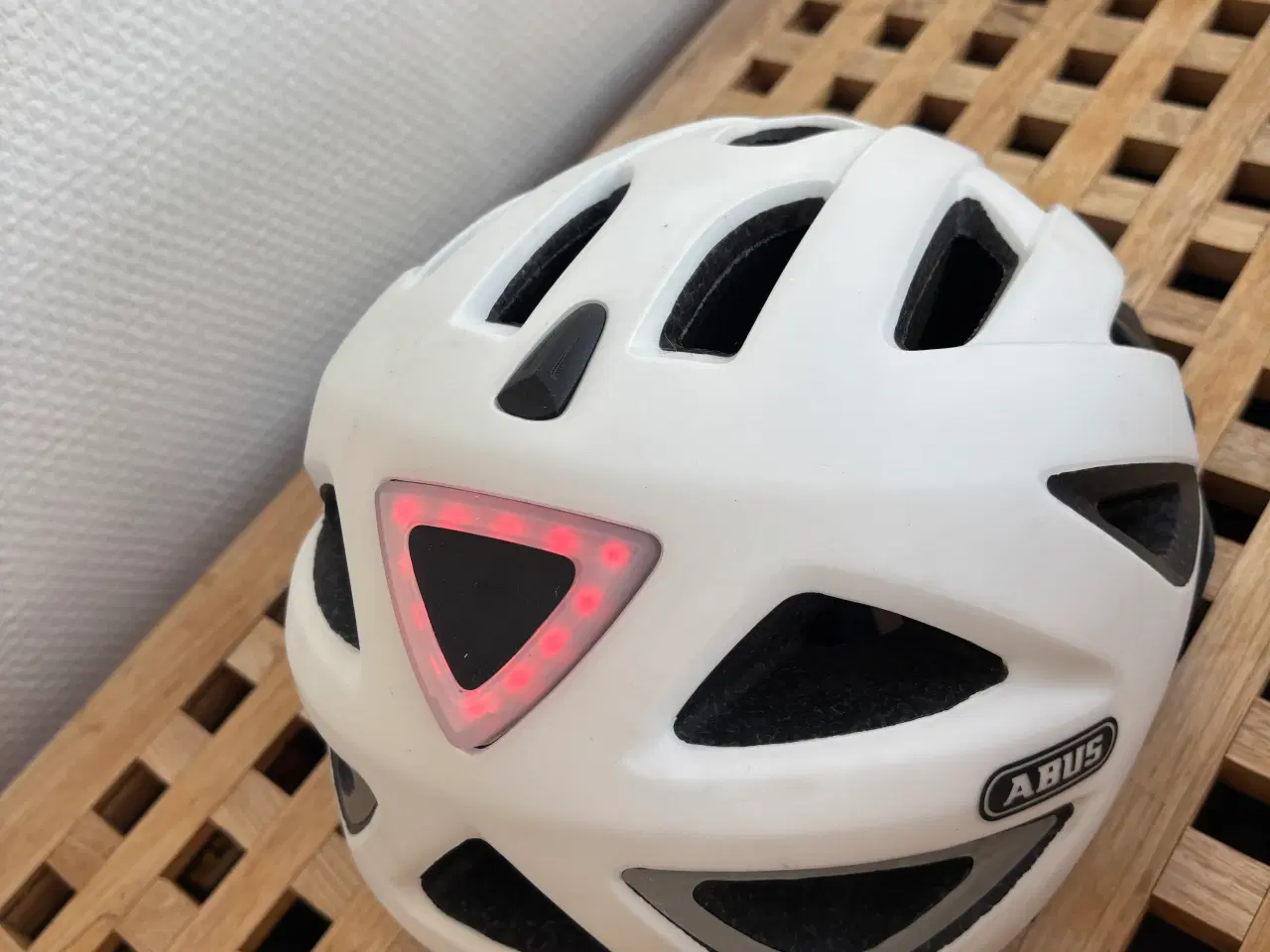 Billede 3 - Abus Urban cykel hjelm med lys