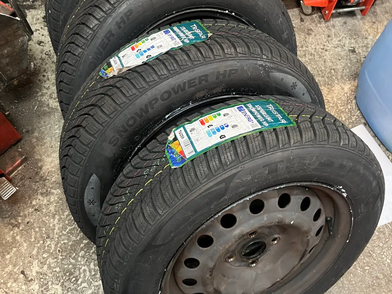 Billede 2 - 4x100 fælge med nye vinterdæk
