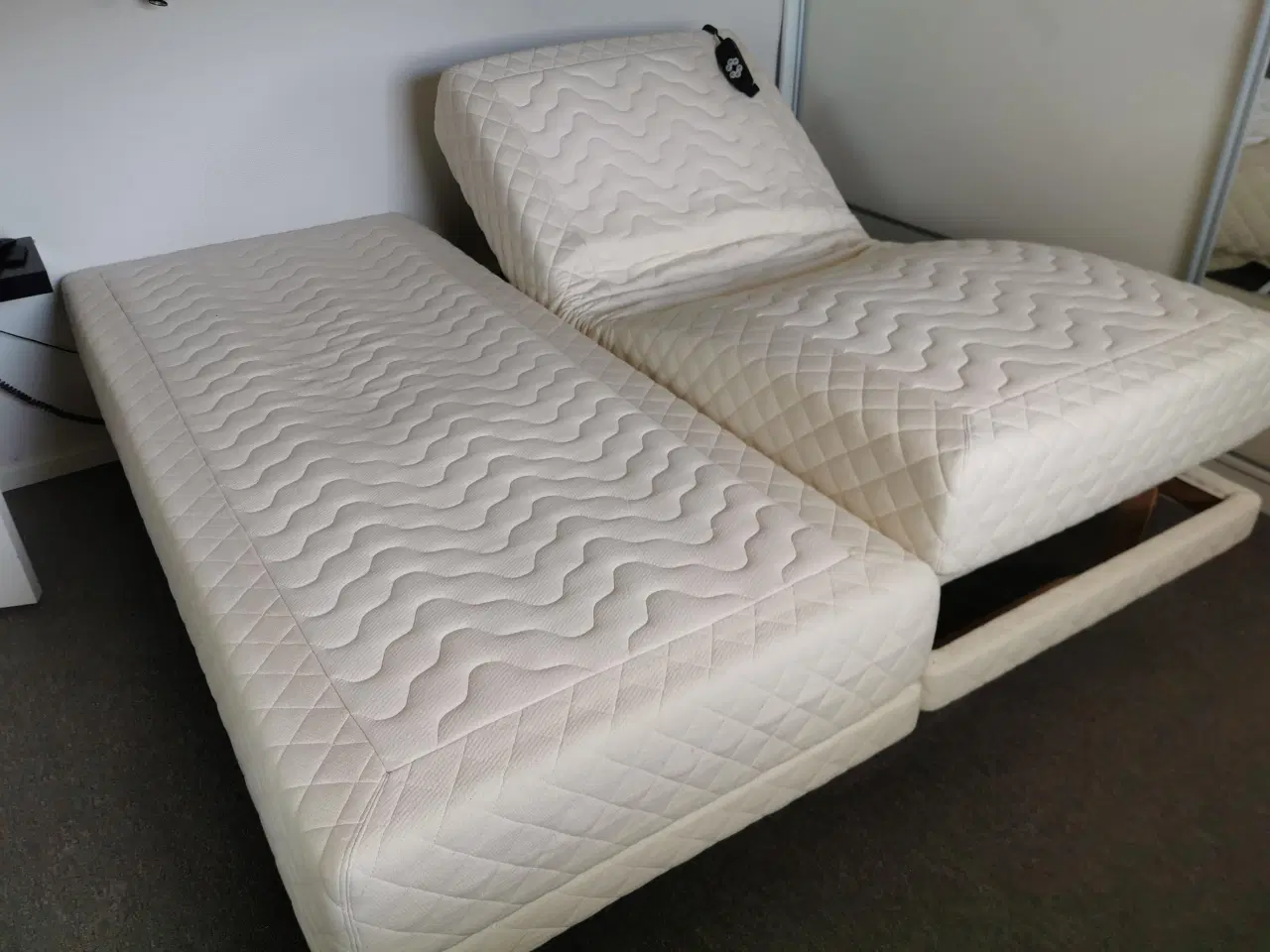 Billede 1 - Senge (Elevationssenge) 2 stk 90 x 200 fejlfrie.
