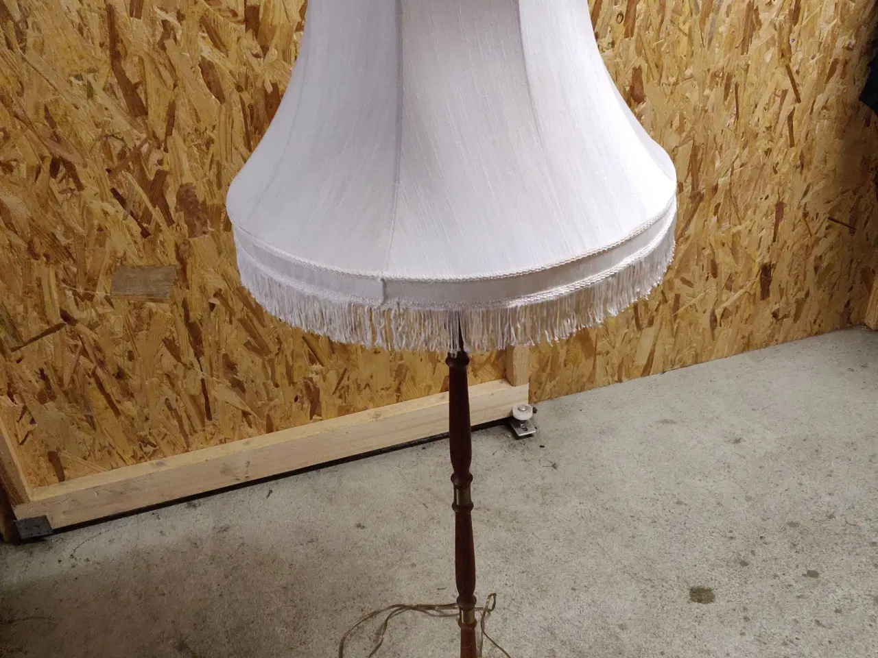 Billede 1 - Standerlampe i teak træ