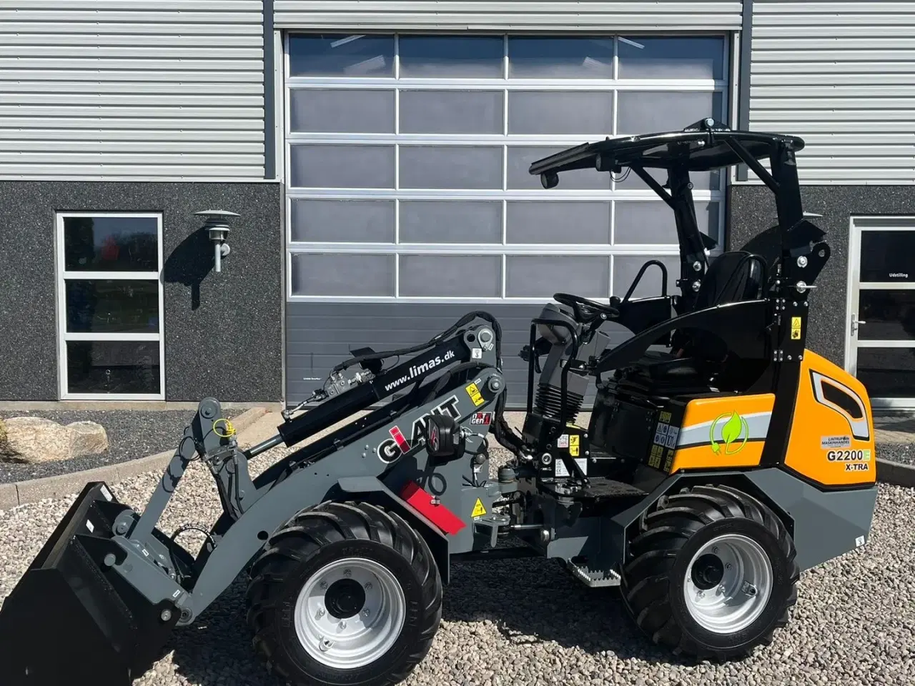 Billede 1 - Giant G2200E X-tra E Elektrisk minilæsser. DEN HAR KUN KØRT DEMO OG ER SOM NY