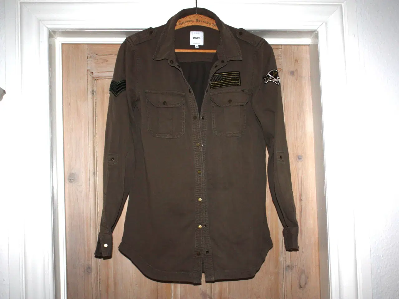 Billede 5 - Skjorte Only str. 38 olivengrøn