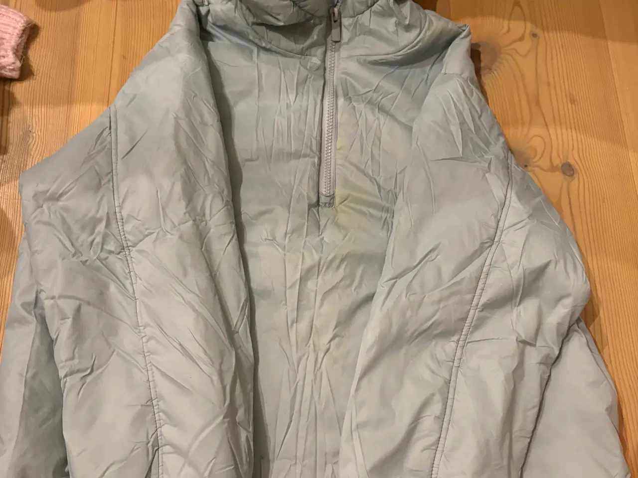 Billede 4 - Gratis Jakker til pige 7-8 år