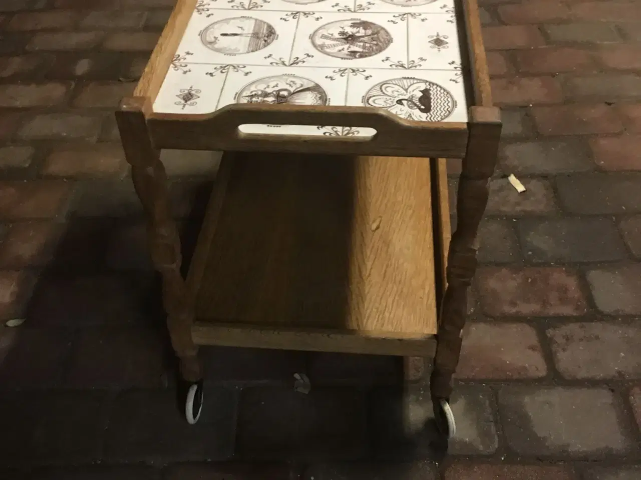 Billede 2 - Bakkebord