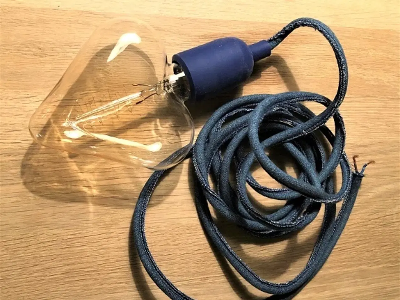 Billede 1 - HJERTEPÆRE - LAMPE - DENIMledning med fatning