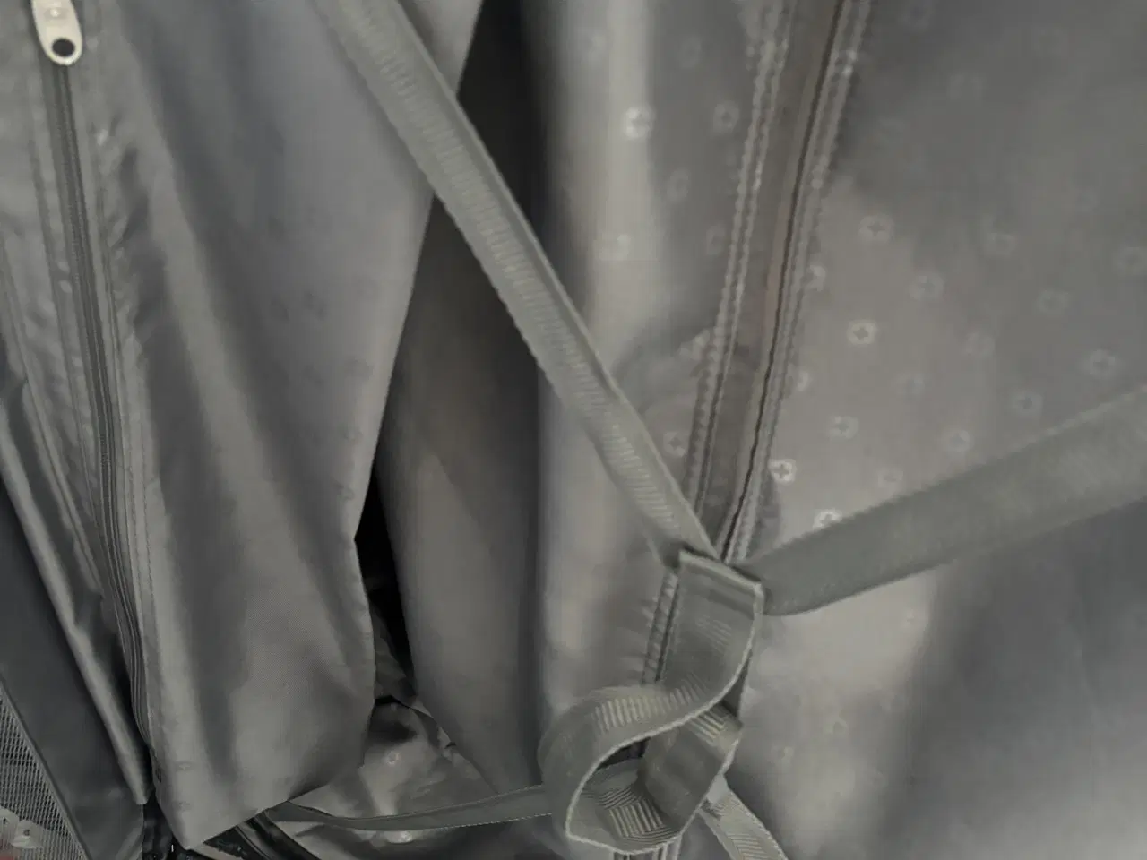 Billede 5 - Lækker rejsekuffert hardbox of med gode hjul