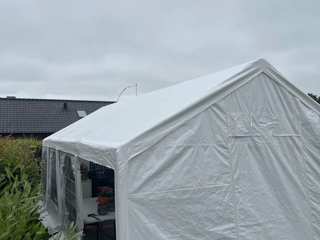 Billede 3 - Partytelt 4x8 meter med sidder, brugt