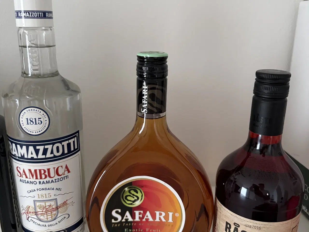 Billede 2 - Forskellige flasker sprut