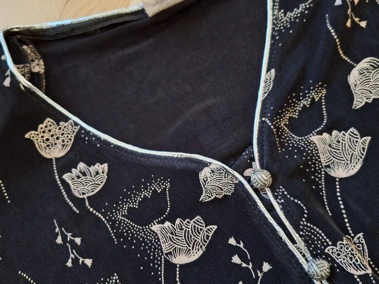 Billede 2 - Bluse og Cardigan