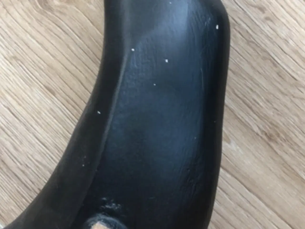 Billede 3 - Sorte træ ænder med røde snørre støvler 