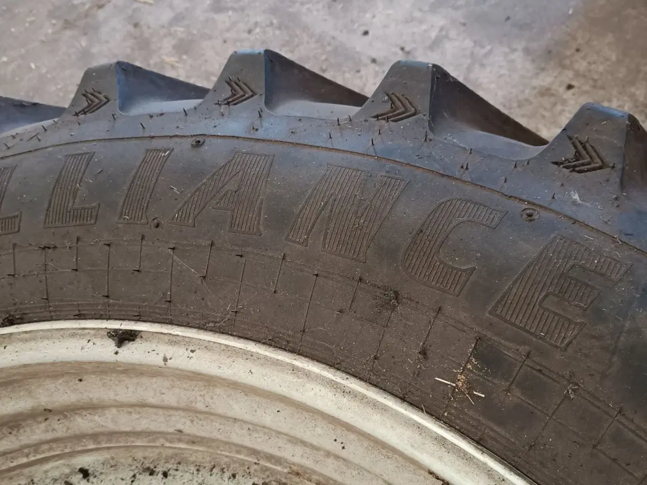 Billede 8 - - - - Hjul, For hjul 380/85 R30,  Bag hjul 380/90R46