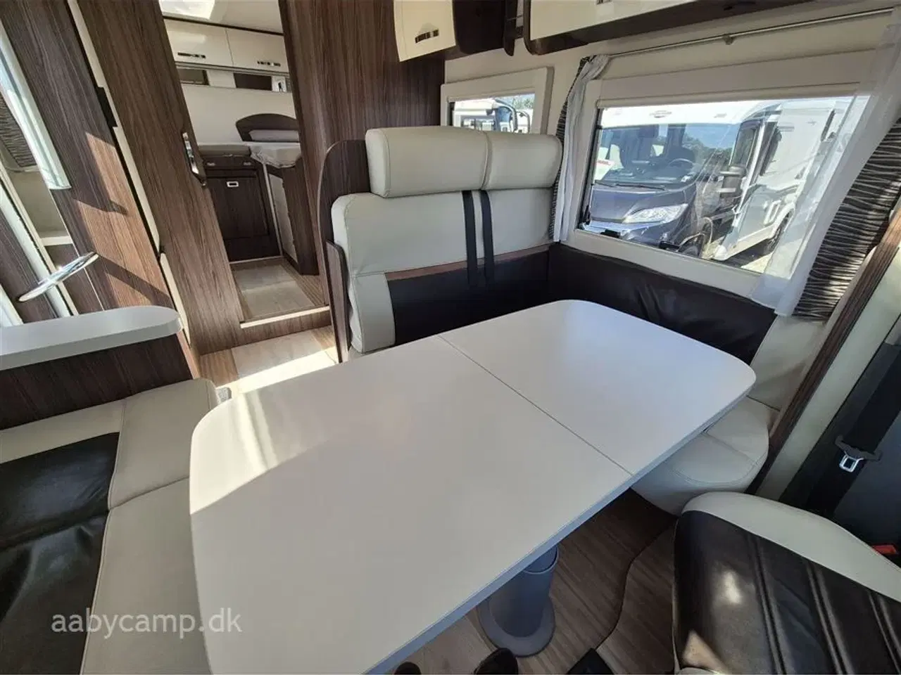 Billede 9 - 2019 - Benimar Tessoro 463   Markise. batteri. solcelle. lædersæder. undervognsbehandlet. Ekstra låse op Bil og Bo-del. fuld service frem til 98,000 km.