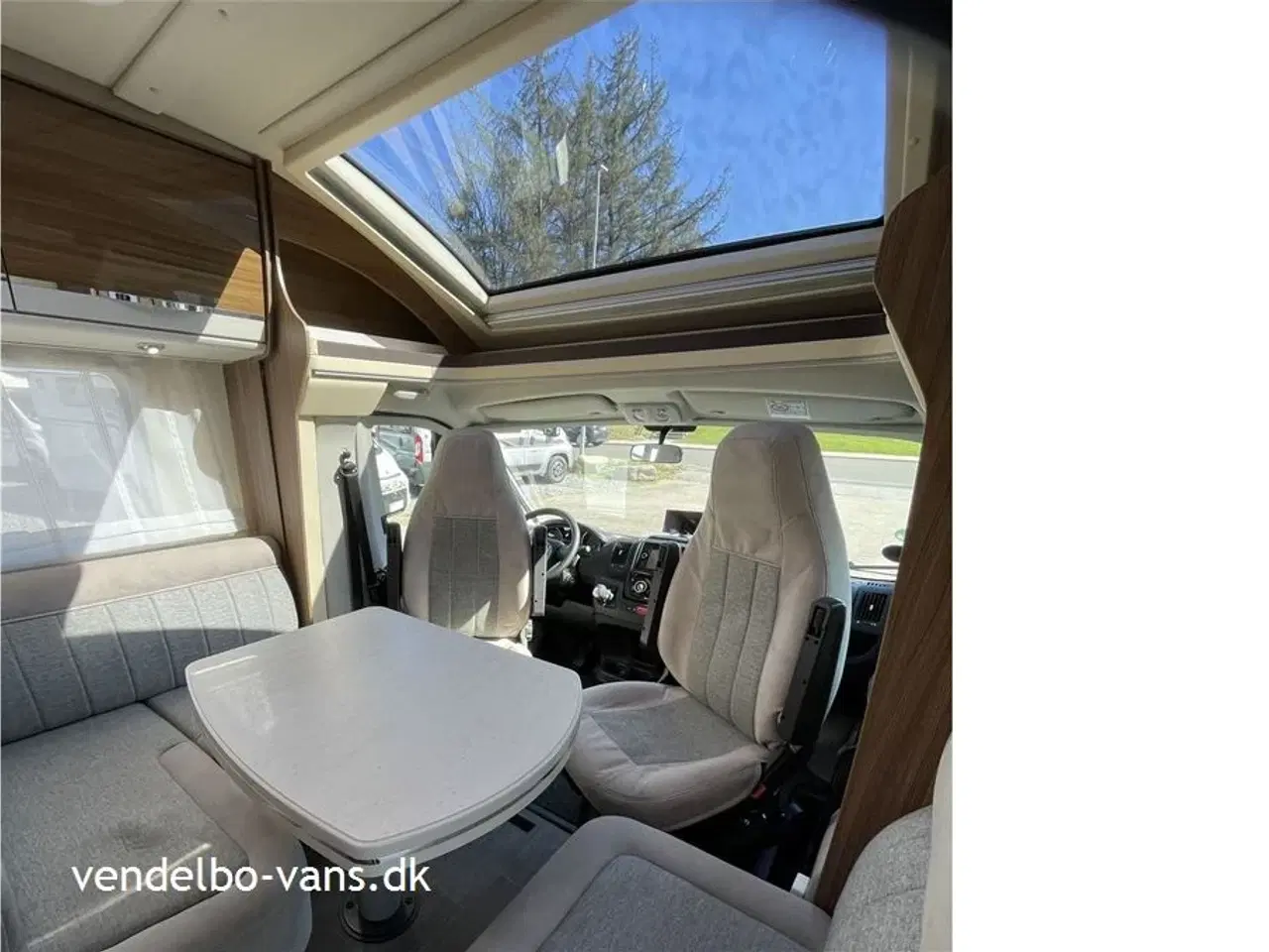 Billede 4 - 2017 - Euramobil Profila PT 695 EB   Enkeltsenge og stor garage - Automatgear - 150 HK