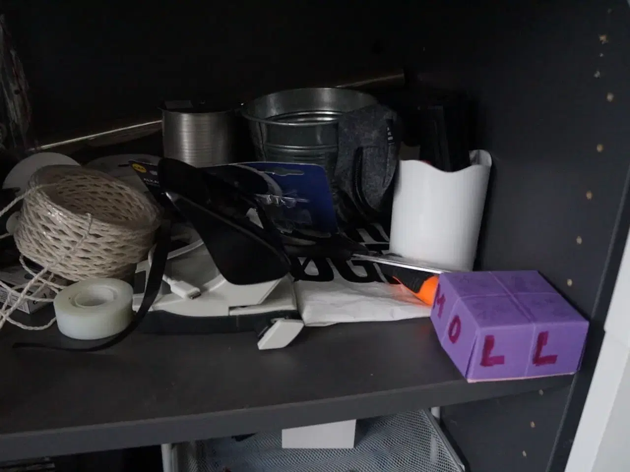 Billede 7 - Kommode med indhold