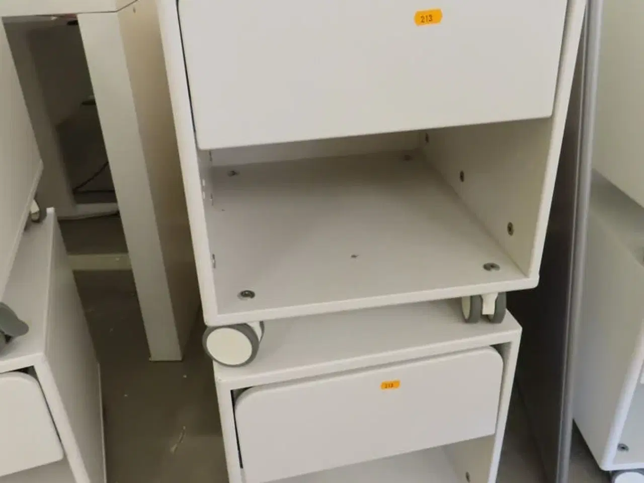 Billede 1 - 2 stk. Skuffemodul/sengebord på hjul