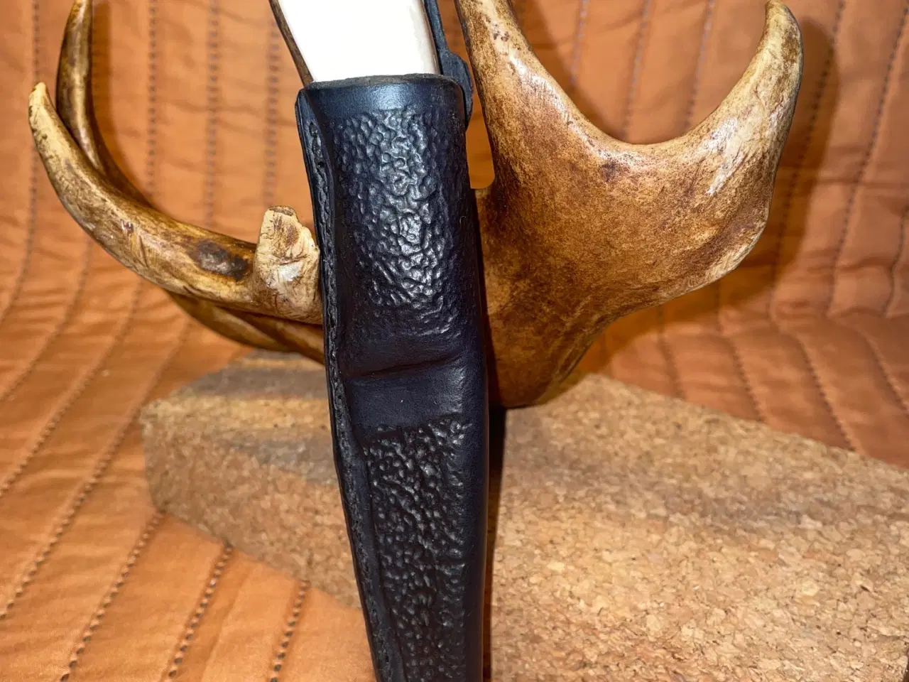 Billede 2 - Håndlavet Jagtkniv med skæfte af dåhjort